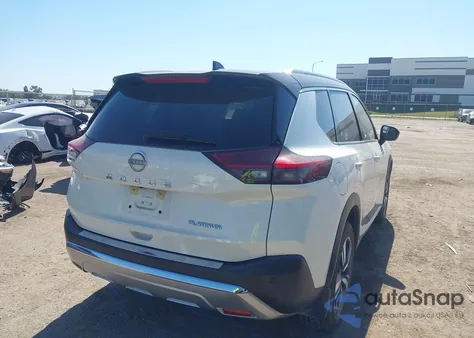 2022 Nissan Rogue Platinum Fwd z USA, uszkodzony, nr VIN JN8BT3DC6NW118357